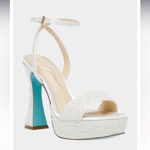NWT Betsey Johnson Ivory Rhinestone Platform Pumps